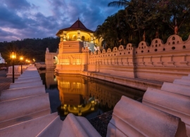 Srí Lanka - Chrám Buddhova Zubu Kandy