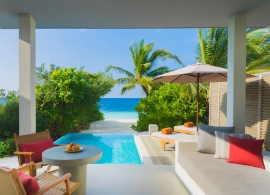 Dhigali Maldives - plážová vila s bazénem