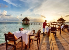 Hideaway beach resort Maledivy - restaurace