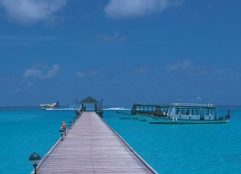 Holiday island resort, Maledivy - molo