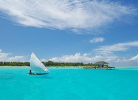 Holiday island resort, Maledivy - laguna