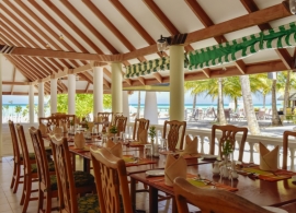 Holiday island resort - restaurace