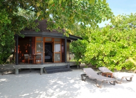 Komandoo Maldives - plážová vila