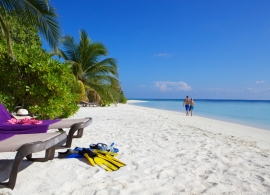 Komandoo Maldives - pláž