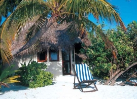 Makunudu island resort - plážový bungalov