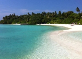 Makunudu island resort Maledivy