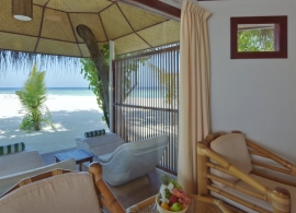 Thulhagiri island resort - plážový bungalov