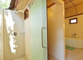 Thulhagiri island resort - plážový bungalov, koupelna