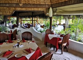 Thulhagiri island resort - restaurace